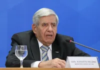 Conformado? General Heleno reage após possibilidade de prisão