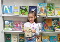 Conheça a história da escritora mirim que transforma viagens em histórias