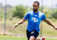 Ele voltou! Caio Alexandre treina e viaja com o elenco do Bahia