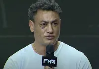 Em lágrimas, Popó anuncia aposentadoria do boxe após confusão