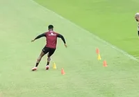 Em recuperação, atleta do Vitória publica vídeo em treino: "Voltando" imagem