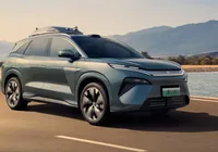 Estaciona sozinho e evita colisão: BYD com drone vem para o Brasil