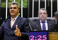 Ex-prefeito volta a 'cair da cadeira' após retorno de Brito à Câmara imagem
