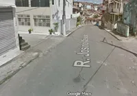 Facção rouba e destrói carro de empresa de internet em Salvador imagem