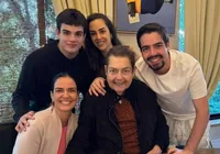 Faustão reaparece irreconhecível em fotos com os filhos; veja