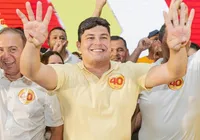 Filho de prefeito cassado por elo com o Comando Vermelho ganha eleição