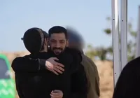 Hamas libera últimos israelenses vivos em troca de 2 mil palestinos imagem