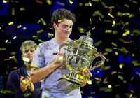 Histórico! João Fonseca bate espanhol e consquista ATP 500 de Basileia