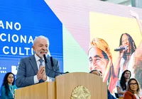 E o todes? Lula proíbe linguagem neutra