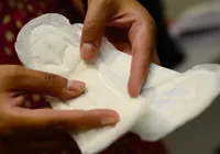 Mulheres já podem retirar absorventes gratuitos pelo SUS