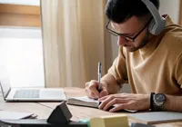 Os 10 cursos de graduação que a IA aponta como os mais lucrativos até 2040