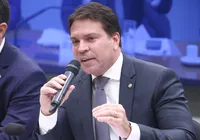 Moraes determina processo extradição de deputado que fugiu do país