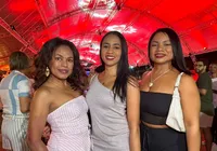 Fãs vibram com Seu Jorge e Jau na Arena A TARDE em noite de festa baiana imagem