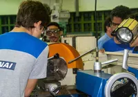 Senai abre mais de mil bolsas gratuitas para cursos técnicos imagem