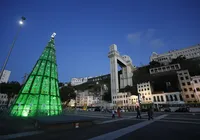 Simples, barata e diferente: conheça a árvore de Natal que virou tendência imagem