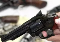 Surto em condomínio: homem dispara arma e BOPE invade apartamento imagem