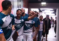 Time baiano em Portugal faz até torcedores do Vitória apoiarem o Bahêa imagem