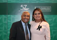 Tiririca abandona Bolsonaro e se junta a senadores baianos imagem
