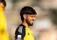 Venda histórica do Bahia é alvo de protesto inusitado em novo clube