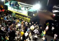 Após fala de pastor, vigília para Bolsonaro termina em confusão; vídeo imagem