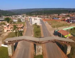 Saiba como vive a cidade "isolada" sem bancos ou transporte público - Imagem