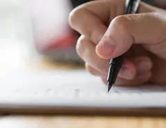 Secretaria de Educação abre concurso com salários de R$ 9 mil - Imagem