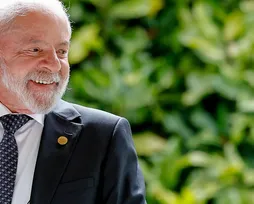 Aos 80 anos, Lula desafia tempo e confirma reeleição: “Difícil me derrotar” - Imagem