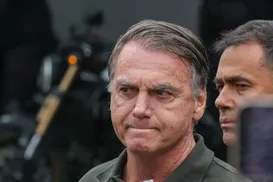 Ar-condicionado, frigobar e TV: conheça sala especial em que Bolsonaro está preso - Imagem