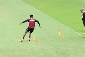Em recuperação, atleta do Vitória publica vídeo em treino: "Voltando" - Imagem