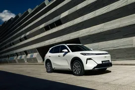 Geely e Renault se unem e apresentam primeiro carro elétrico - Imagem