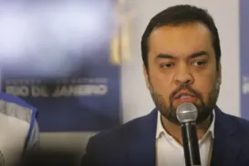 Apoiado na fé: governador é aplaudido de pé em missa após megaoperação - Imagem