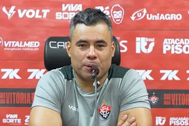 Jair Ventura enaltece torcida e atuação do Vitória: "Controle total" - Imagem