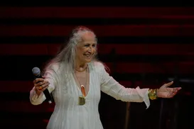 Maria Bethânia: saiba como foi a primeira noite da turnê de 60 anos em Salvador - Imagem