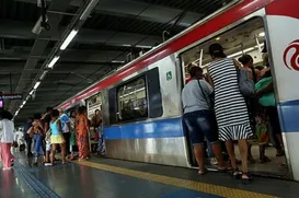 Problema na linha 1 causa tumulto no metrô de Salvador - Imagem