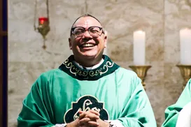 Padre morto em desabamento de laje recebe homenagem de Arquidiocese - Imagem