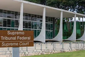 STF avalia dar resposta dura após Câmara salvar Zambelli - Imagem