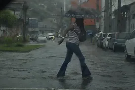 Chuva ganha força no litoral da Bahia e acende alerta para alagamentos - Imagem