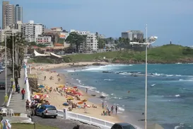 Urgente: corpo é encontrado boiando em praia de Salvador - Imagem