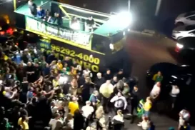 Após fala de pastor, vigília para Bolsonaro termina em confusão; vídeo - Imagem