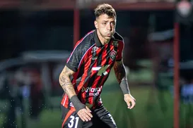 Lesão de Renzo López é séria e fará Vitória se mexer no mercado - Imagem