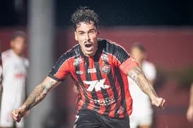 Vivo! Vitória vence o Inter no Barradão e sai da zona de rebaixamento - Imagem