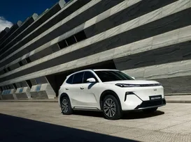 Primeiro híbrido da parceria Renault-Geely é anunciado no Salão do Automóvel; veja detalhes - Imagem