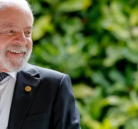 Aos 80 anos, Lula desafia tempo e confirma reeleição: “Difícil me derrotar” - Imagem