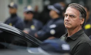 Por que o voto é proibido para Jair Bolsonaro e não para outros presos?