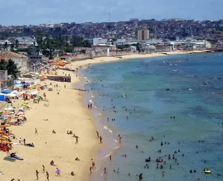 Afogamento ou homicídio? Homem é encontrado morto em praia de Salvador