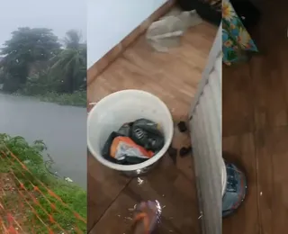 Água da chuva invade casas em Lauro de Freitas e desespera moradores