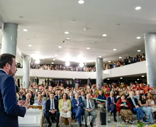 Aliança improvável: PSOL se junta a PL e Novo e surpreende governo