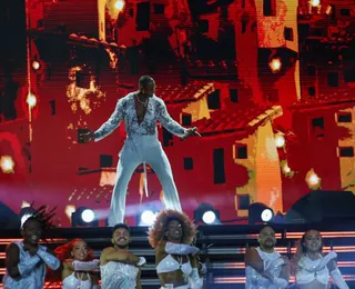Após adiamento, Léo Santana grava DVD com grande público