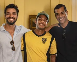 Galã da Globo é detonado por namorar atriz 17 anos mais nova