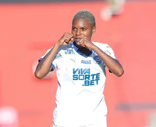 Bahia dá show no Barradão, vence o Vitória e abre vantagem na decisão